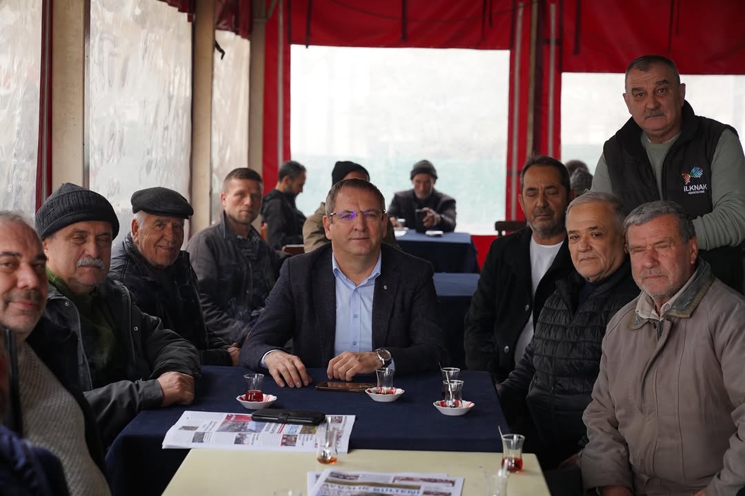 Ayvalık Belediyesi, Altınova Mahallesi'nde Esnaf ve Vatandaşlarla Buluştu