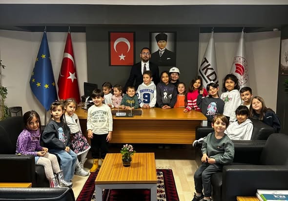Balıkesir'de TKDK Personelinin Çocukları Kurumu Ziyaret Etti