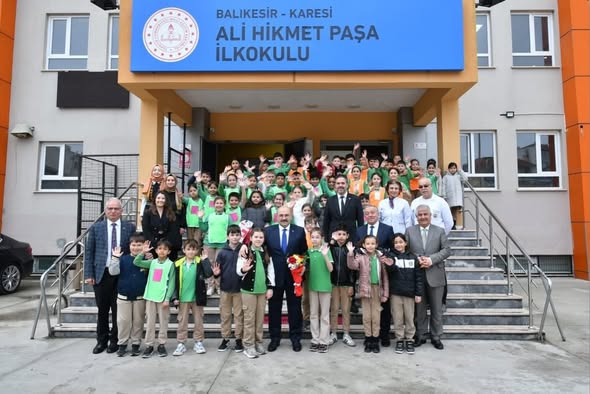Balıkesir'de Öğretmenin Anlamlı Bağışı: Masal Evi'nde Vali Ziyareti