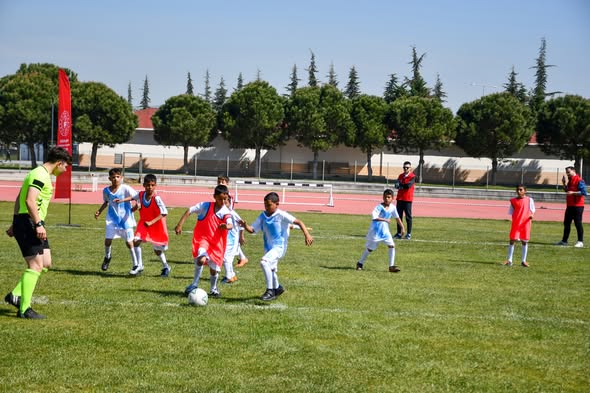 Balıkesir'de Geleceğin Şampiyonları DOST Projesi'nde Buluştu