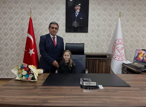 Gönen'de 23 Nisan Coşkusu: Minik Zehra Beren İlçe Milli Eğitim Müdürü Koltuğunda