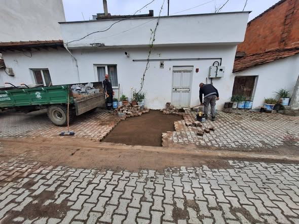 Kepsut'ta Bir Gün: Sağlıktan Temizliğe 20 Mahallede Yoğun Mesai