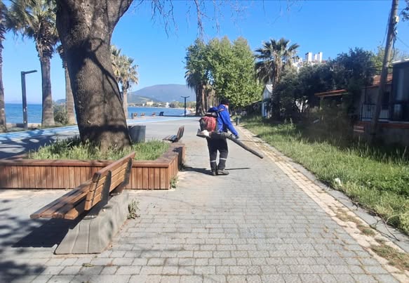 Erdek'te Temizlik Seferberliği: Belediye Ekipleri Sahada