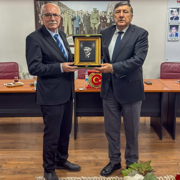 Balıkesir'de Esnaf ve Ticaret Dünyası Buluşması: BESOB Heyeti Ticaret Borsası'nı Ziyaret Etti