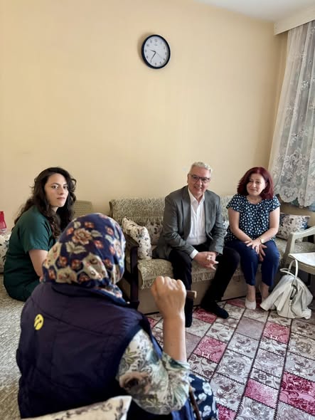 Bayramiç'te Yaşlı Çınarlara Bayram Ziyareti ve Sağlık Desteği