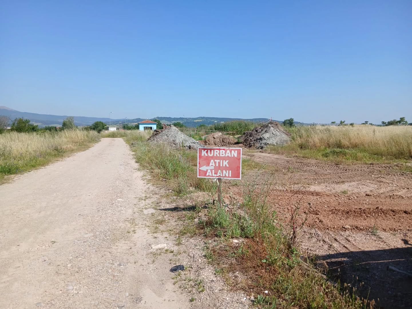 Susurluk'ta Kurban Bayramı İçin Özel Atık Çukuru Hazırlandı