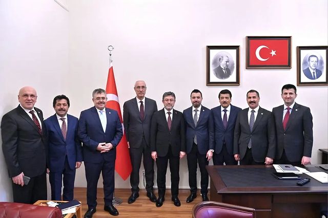Balıkesir Milletvekili İsmail Ok, Tarım ve Orman Bakanı İbrahim Yumaklı'yı ziyaret etti