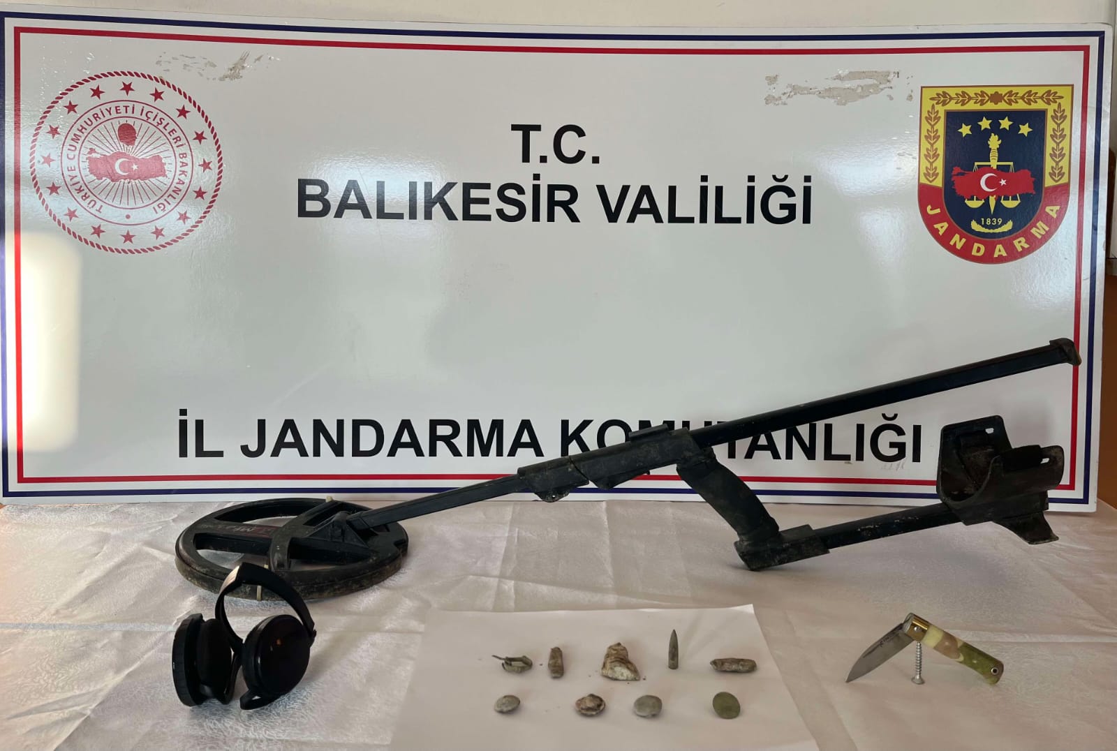 Balıkesir Jandarma, Gömeç'te Kaçak Kazı Operasyonu Gerçekleştirdi