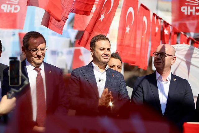 CHP'li Serkan Sarı, Balıkesir'de gerçekleşen etkinlikte Ayvalık'ta değişim rüzgarı estirdi.