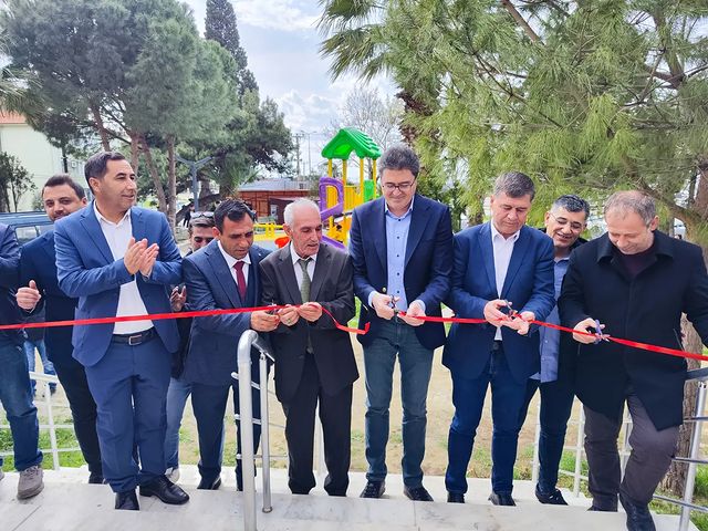 Balıkesir Milletvekili Ensar Aytekin Gömeç'teki Dernek Açılışında CHP İlçe Başkanı ve Belediye Başkan Adayı ile Bir Araya Geldi.