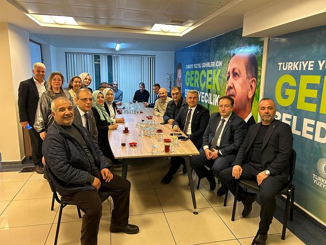 AK Parti Milletvekili Mustafa Canbey, Balıkesir'de gerçekleştirilen projeler ve gelecek vaat eden çalışmalar hakkında açıklamalarda bulundu.