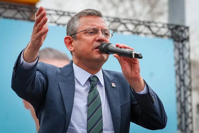 Balıkesir Milletvekili Ensar Aytekin, Bandırma'da CHP'li hemşehrileriyle buluştu.