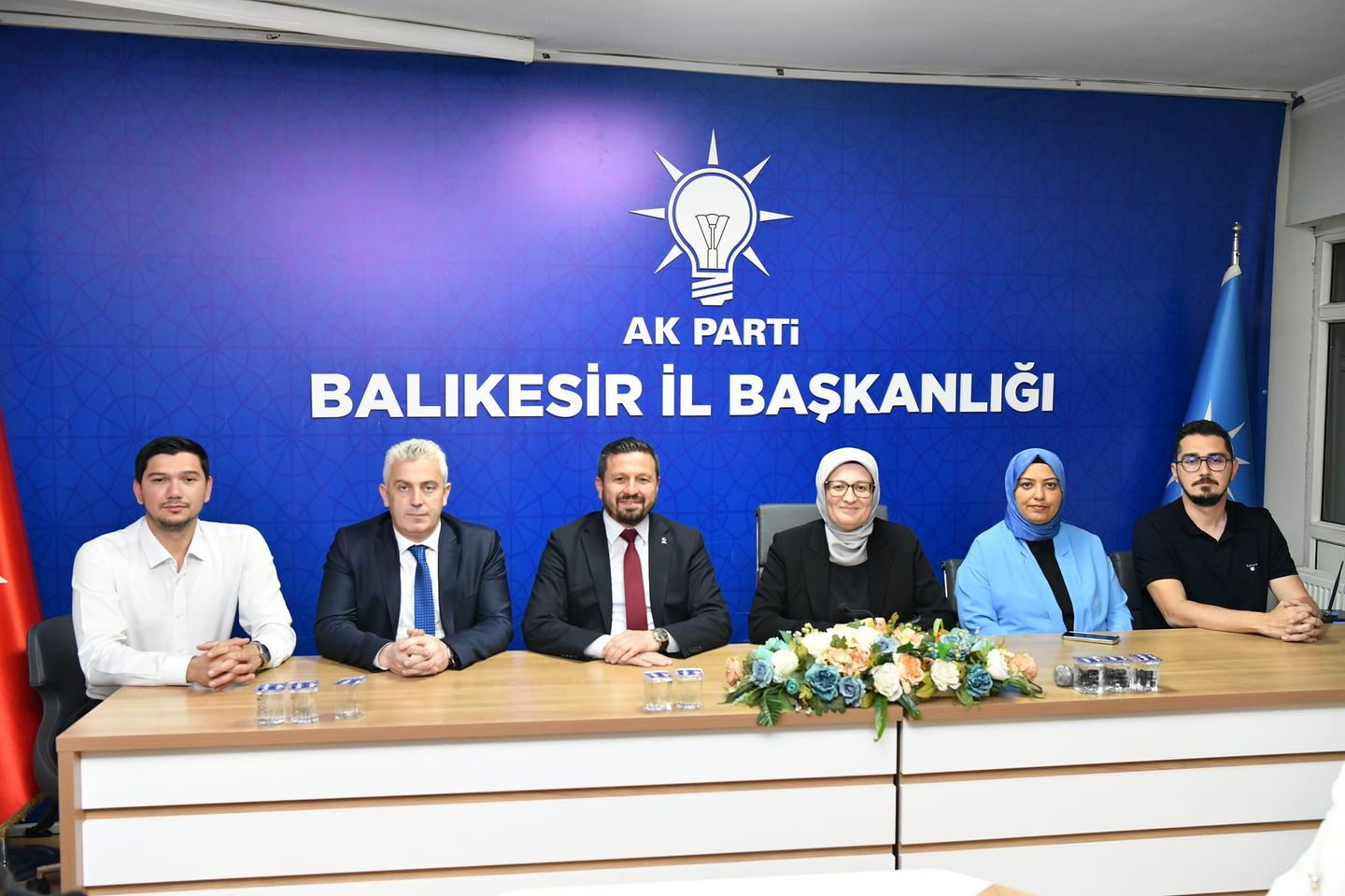 AK Parti Balıkesir İl Teşkilatı, Genel Başkan Yardımcısı Belgin Uygur'un katılımıyla istişare toplantısı düzenledi.