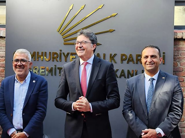 CHP Balıkesir Milletvekili Ensar Aytekin, Edremit İlçe Teşkilatını Ziyaret Etti.