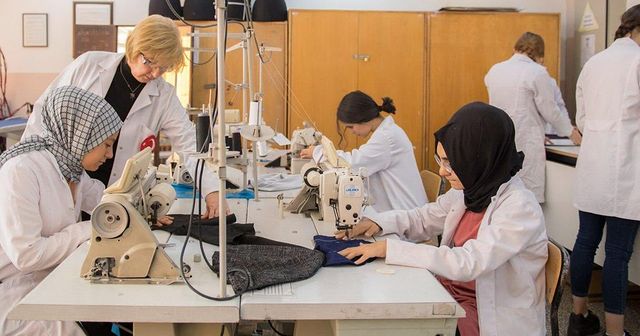 Balıkesir'de Halk Eğitim Merkezlerinin açtığı kurslara ilgi patlaması yaşanıyor.