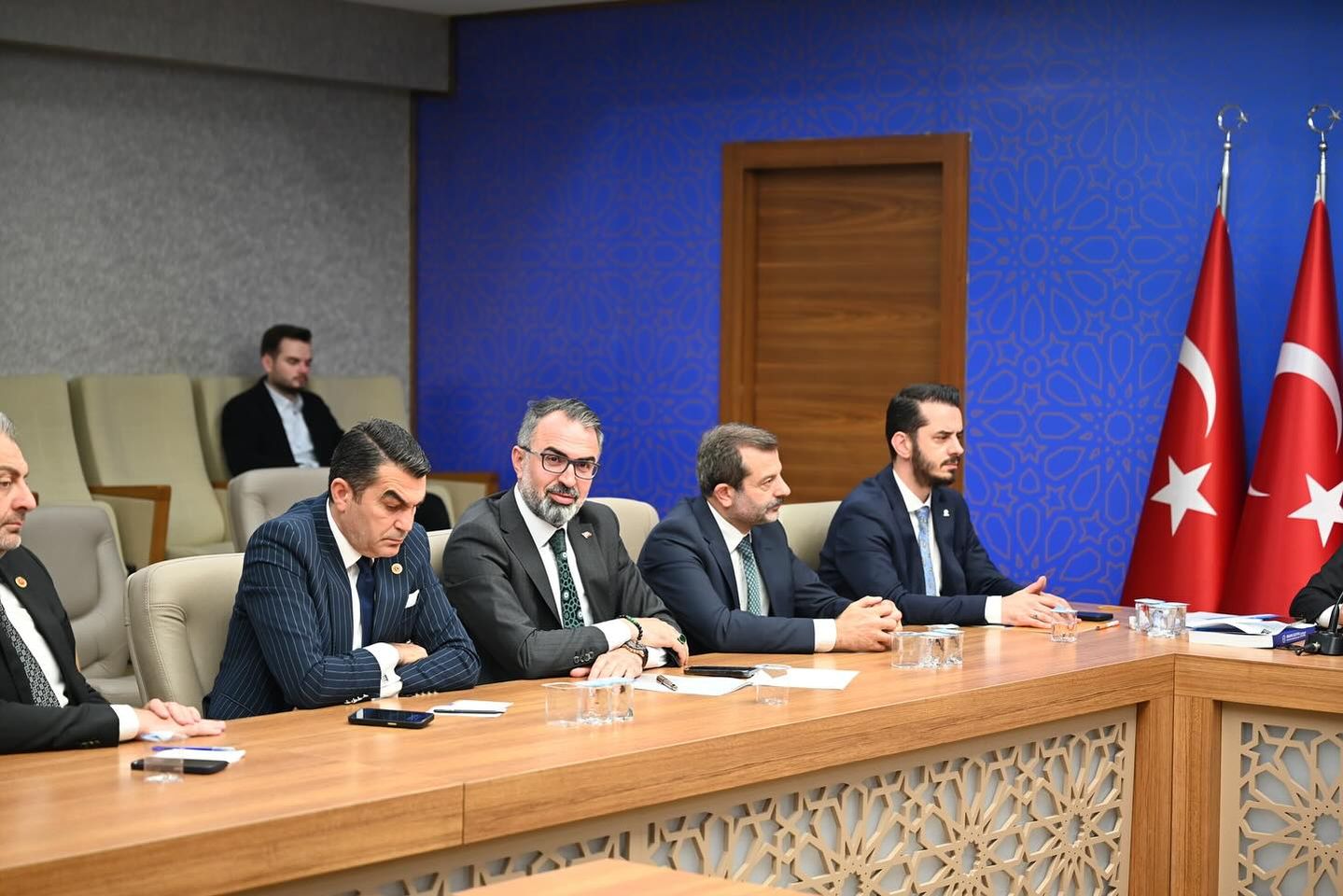İlçe Belediye Başkanı, Büyükşehir Belediye Meclis Grup Toplantısı'na katıldı.