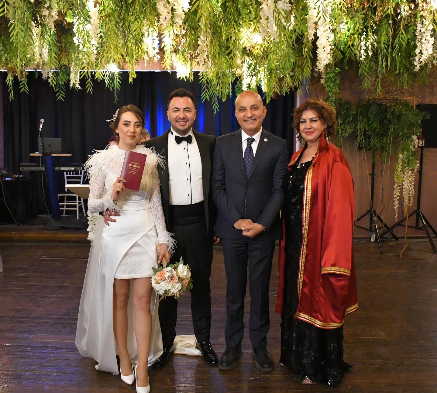 CHP İzmir Milletvekili Mahir Polat, Genç Bir Çiftin Mutluluğuna Ortak Oldu