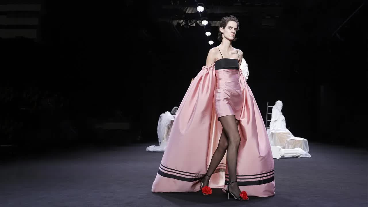 Encinar'ın Yeni Kış Koleksiyonu Madrid Moda Haftası'nda Göz Kamaştırdı