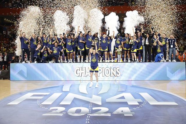 Fenerbahçe Kadın Basketbol Takımı, Kadınlar Euroleague'de Avrupa Şampiyonu oldu!