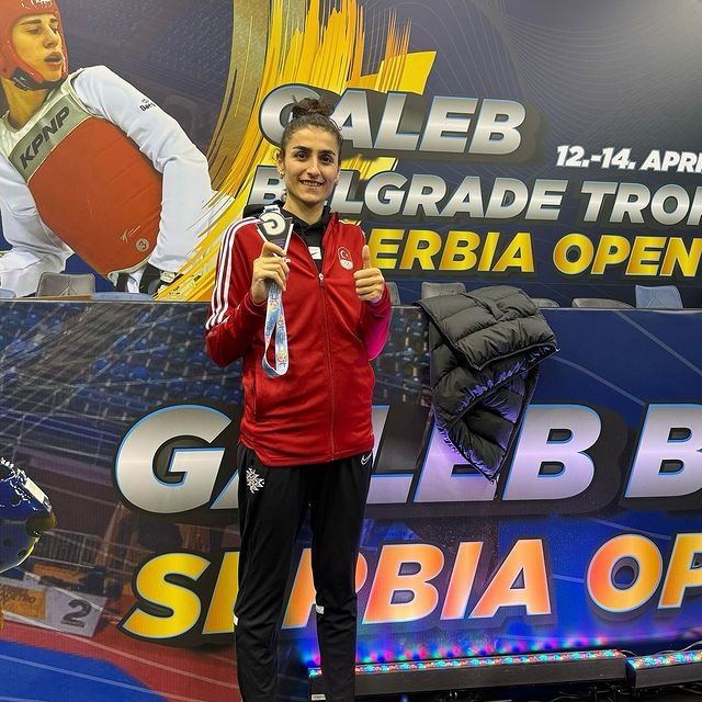 Milli sporcu Hatice Kübra İlgün, Sırbistan'daki turnuvada gümüş madalya kazandı