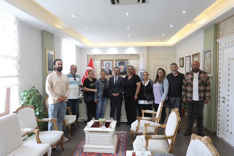 Fevzipaşa Mahallesi Muhtarı ve Dernek Başkanı Vali İlhami AKTAŞ'ı ziyaret etti.