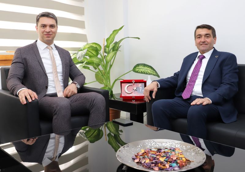 Saruhanlı Belediye Başkanı Ekrem Cilli, Kaymakam Murat Acar'ı Ziyaret Etti