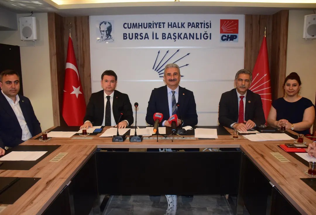 CHP Bursa İl Örgütü, Büyükşehir Belediye Meclisi toplantısı öncesi önemli kararlar aldı.
