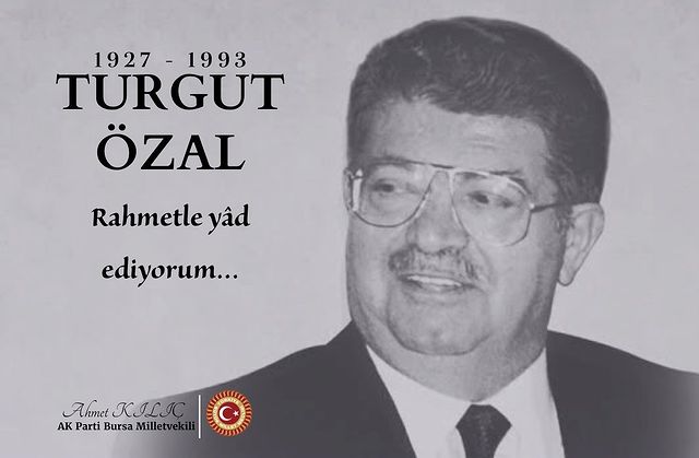 Türkiye, Eski Cumhurbaşkanı Turgut Özal'ı ölüm yıl dönümünde anıyor.