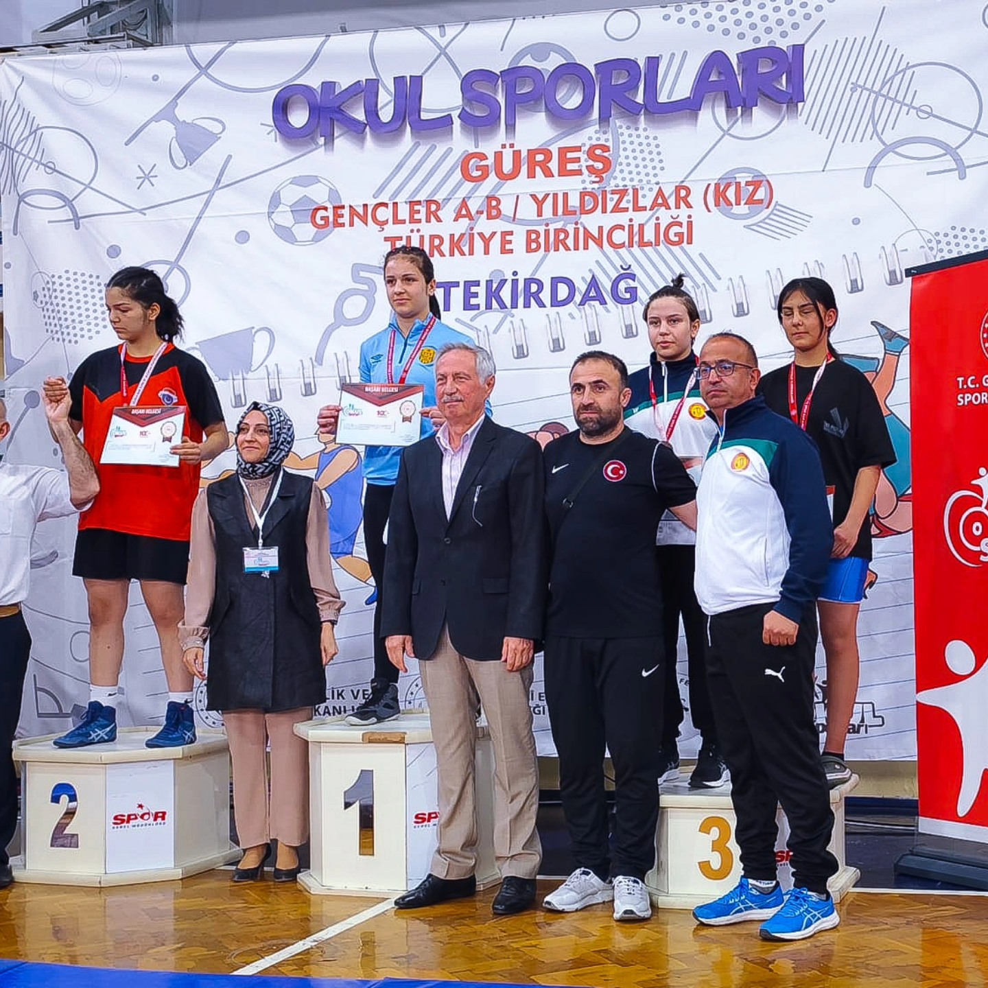 Tire Belediyespor Genç Güreşçileri Türkiye Şampiyonasında İyi Bir Performans Sergiledi