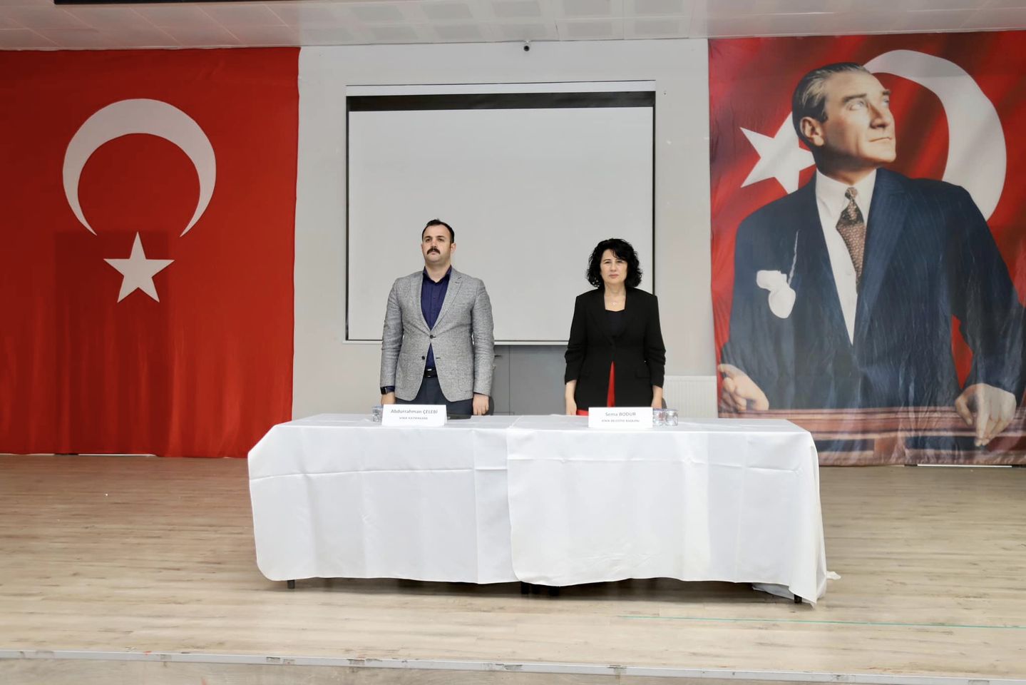 İzmir'in Kınık ilçesinde muhtarlar ve yerel yönetimler buluştu