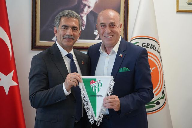 Gemlik Belediyesi destekli veteran futbol takımı Bursa'da önemli bir turnuvaya katılıyor