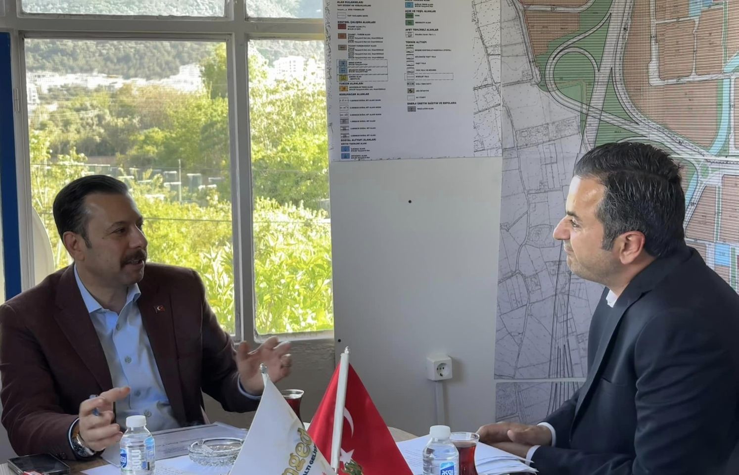 AK Parti İzmir Milletvekili Mahmut Atilla Kaya, İzmir'deki sivil toplum kuruluşlarıyla buluşuyor