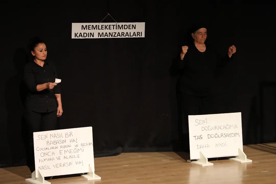Yerel Tiyatro Topluluğu Kadınlık Bizde Kalsın Oyunuyla Beğeni Kazandı