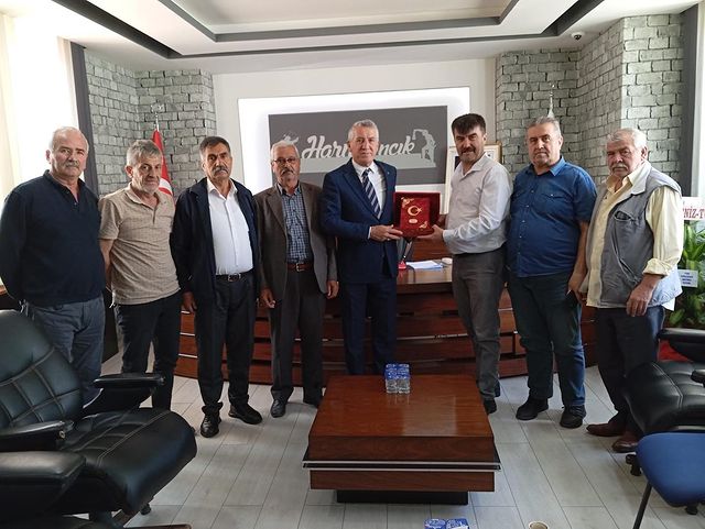 MHP ve Yeniden Refah Partisi Harmancık Belediyesi'nde Ahmet Can'a destek ziyareti düzenledi.