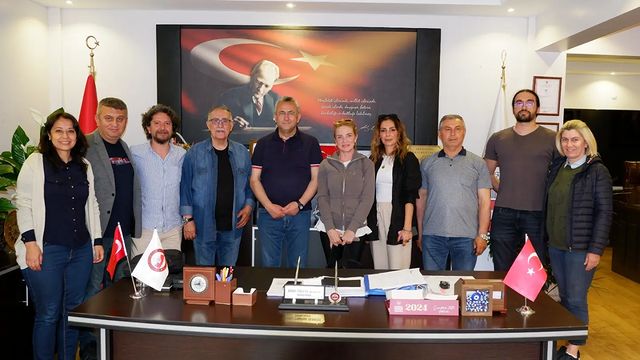 Ünlü Oyuncular Susurluk Belediye Başkanı Hakan Yıldırım Semizel'i Ziyaret Etti