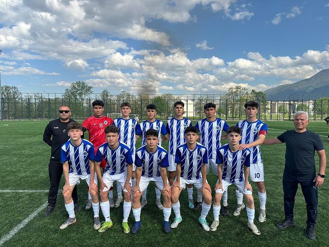 Gemlik Belediyespor U17 Takımı, Yavuzselim Spor'u 3-0 mağlup etti