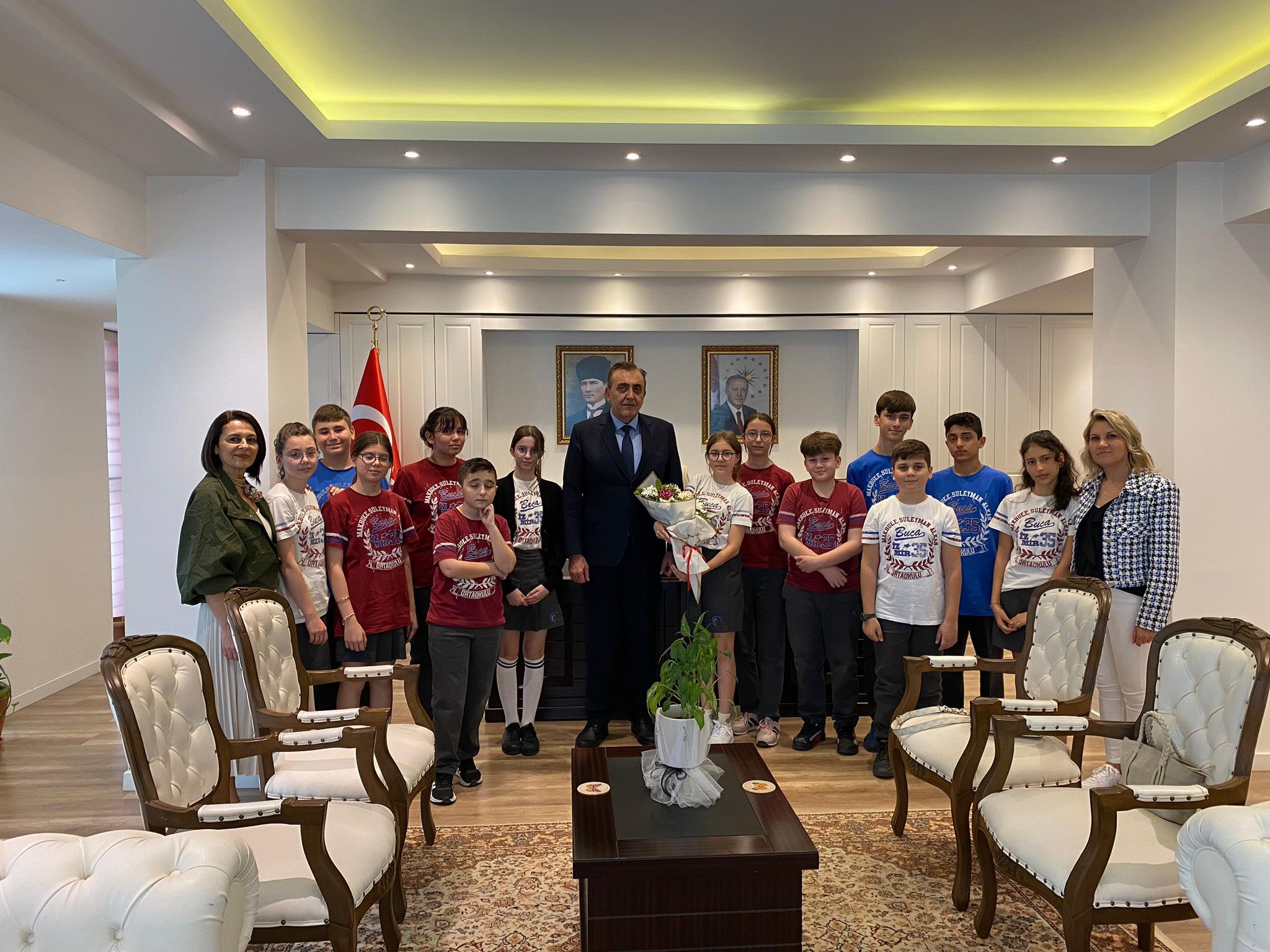 Kaymakam Mahmut Nedim Tunçer, Öğretmen ve Öğrenci Heyetini Kabul Etti, 23 Nisan Bayramı Kutlamaları Gerçekleştirildi
