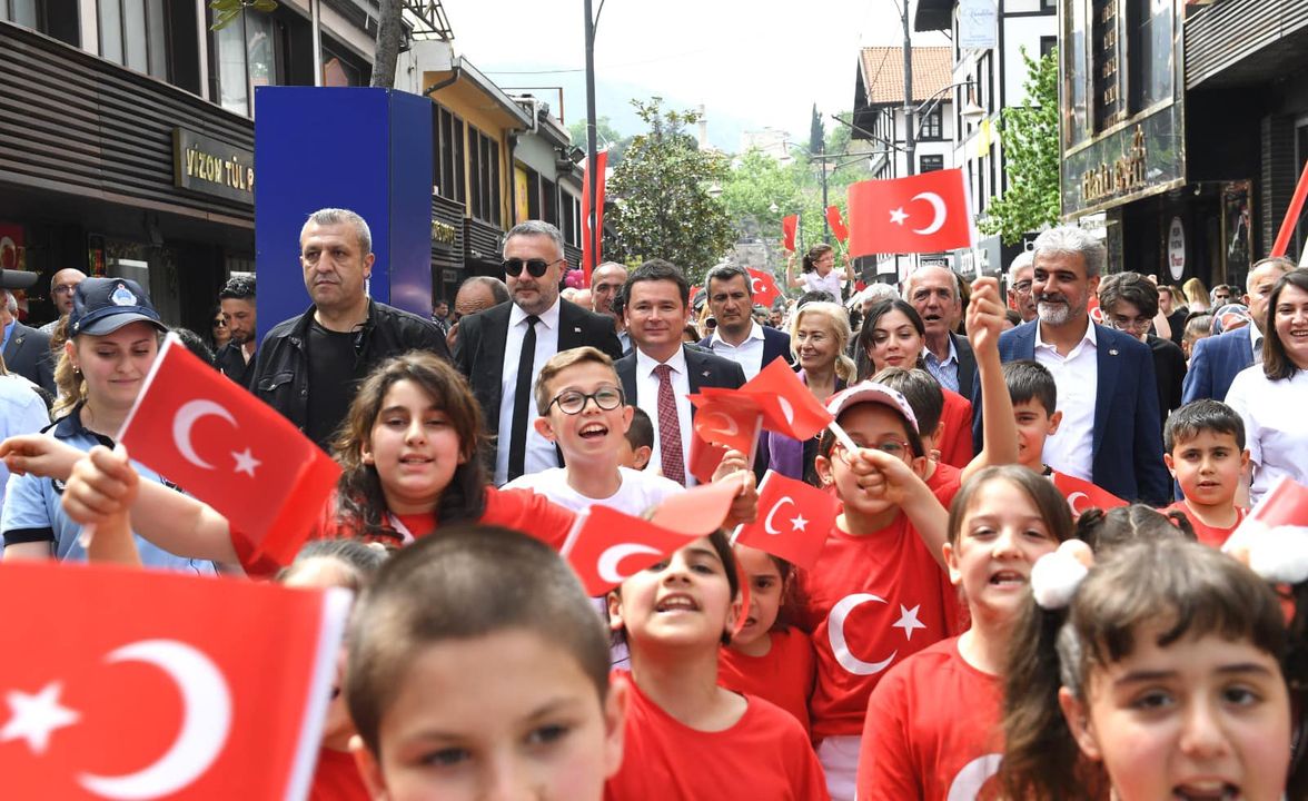 Türkiye'nin dört bir yanında coşku dolu 23 Nisan kutlamaları gerçekleştirildi