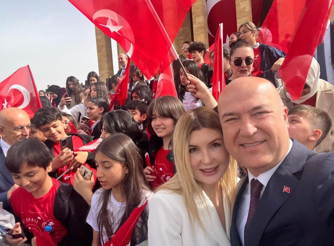 Mustafa Kemal Atatürk'ün Anıtkabir'i 23 Nisan'da Çocukların Ziyaretleriyle Şenlendi