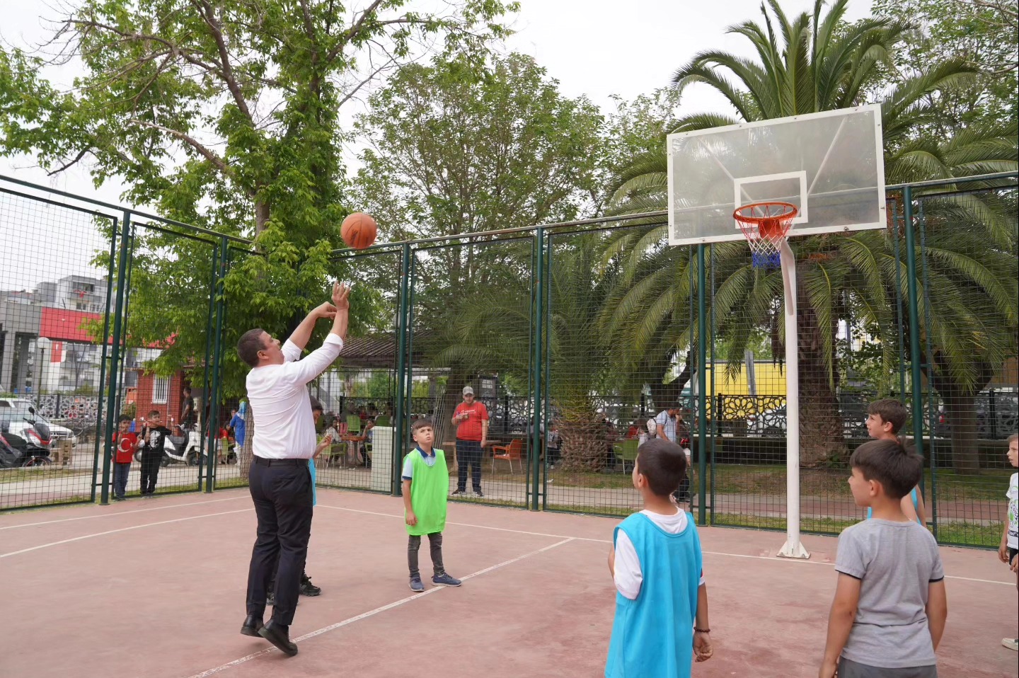 Tire Belediyesi Gençlere Spor Fırsatı Sunuyor