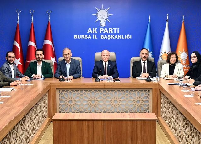 Bursa'da AK Parti İl Başkanı öncülüğünde istişare toplantısı düzenlendi