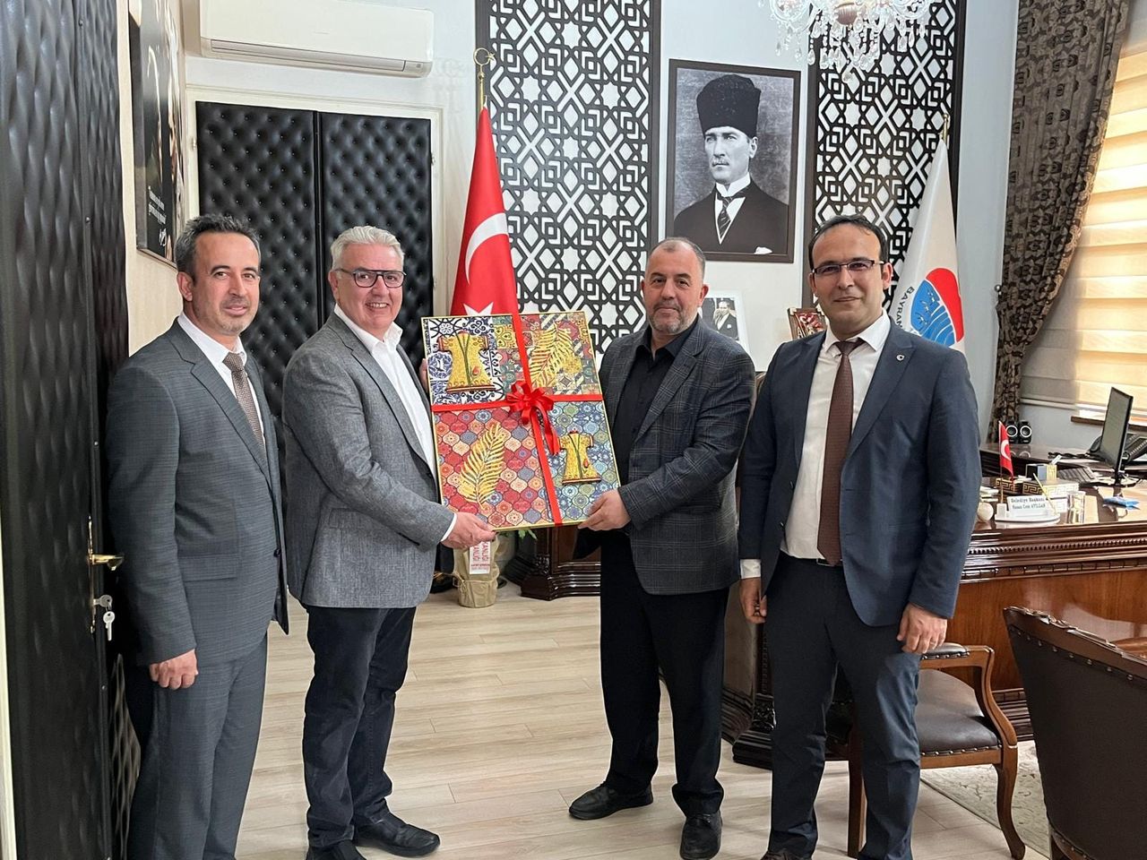 Bayramiç Belediye Başkanı Hasan Cem Atılgan, Tebrik Ziyaretlerini Kabul Etti