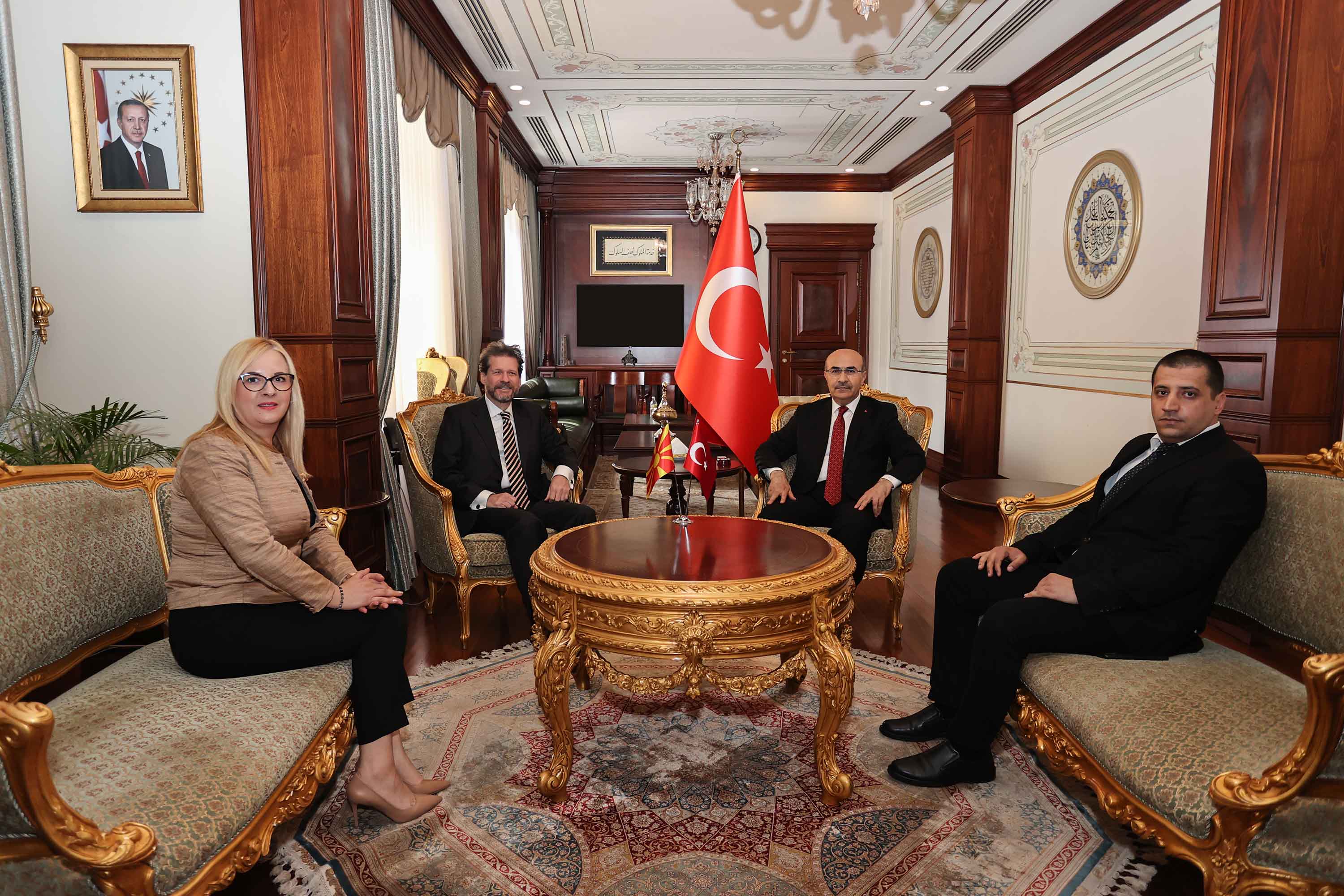 Kuzey Makedonya'nın Ankara Büyükelçisi Vali Mahmut Demirtaş'ı Ziyaret Etti