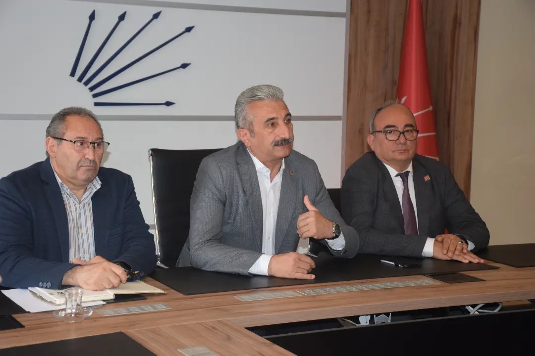 Bursa CHP İl Başkanlığı, Hemşehri Dernekleri Komisyonu ile Strateji Toplantısı Gerçekleştirdi