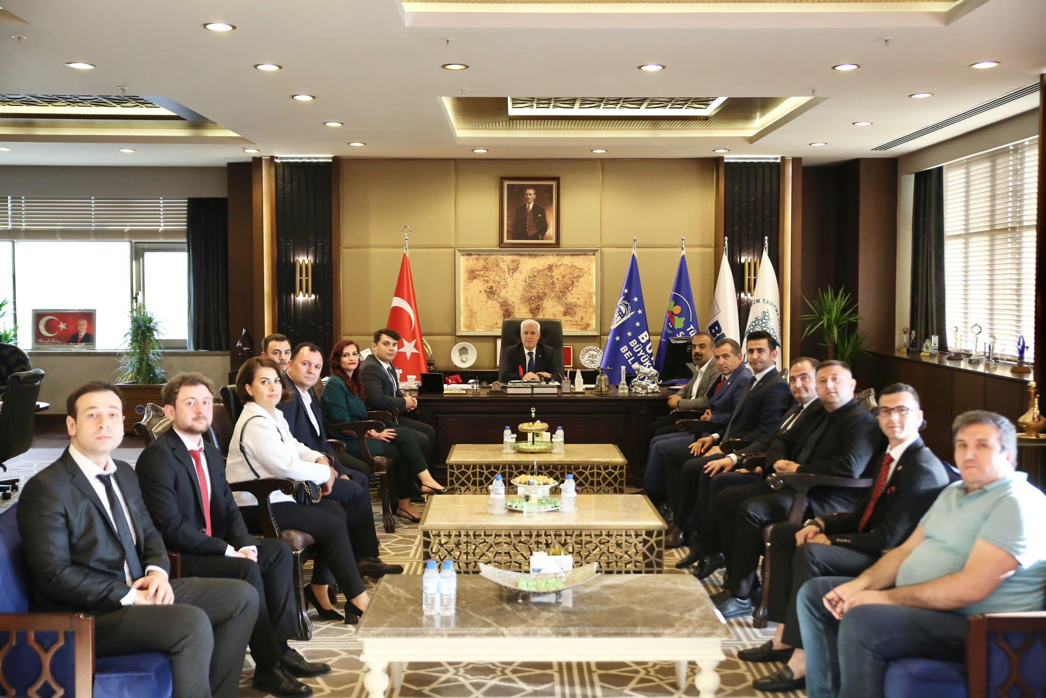 Bursa'da Yerel Kamu Çalışanları ile Büyükşehir Belediye Başkanının Verimli Toplantısı