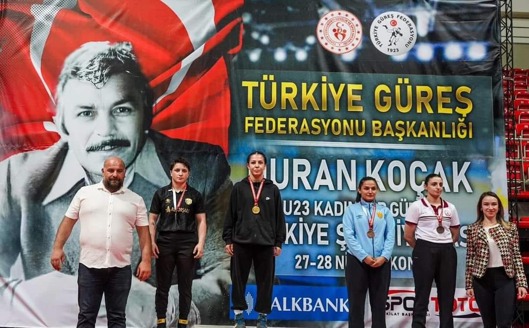 Konya'da Genç Güreşçi Türkiye Şampiyonası'nda Altın Madalya Kazandı