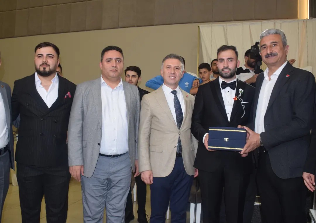 Bursa'da Yeni Bir Başlangıç: CHP İl Başkanı'nın da Katıldığı Düğün Töreni