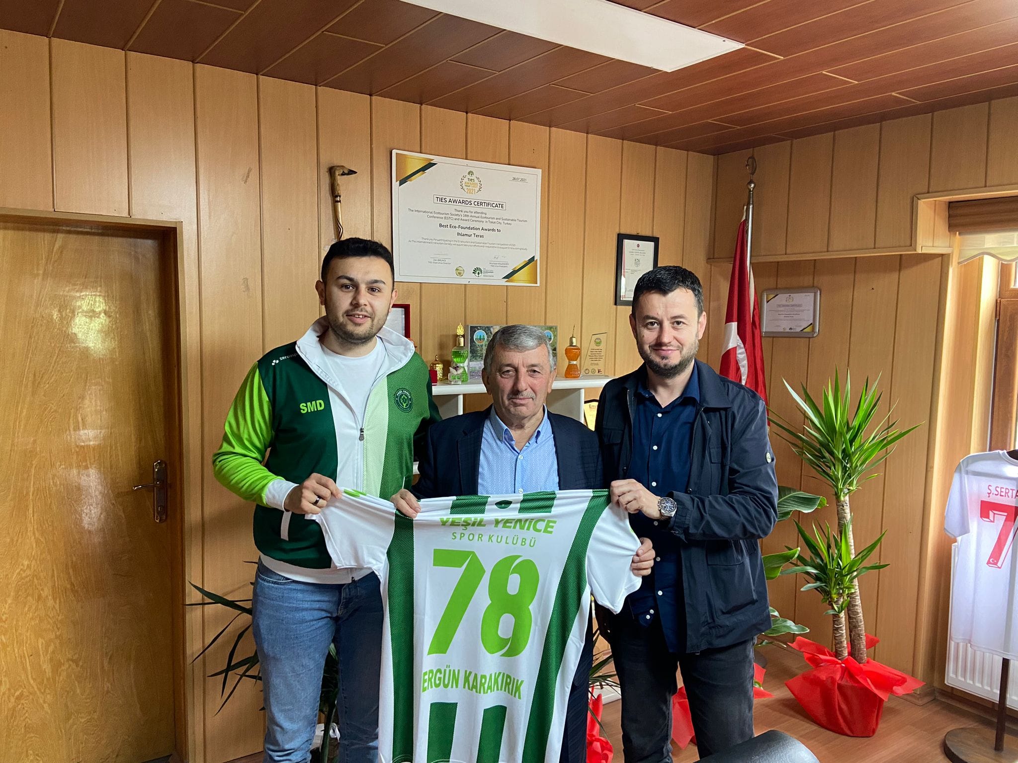 Yeşil Yenicespor Kulübü'nden Belediye Başkan Vekiline Ziyaret
