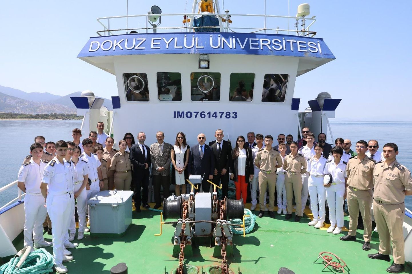 Üniversitenin Üst Yönetimi, Türkiye'nin İlk Tam Donanımlı Araştırma Gemisini Ziyaret Etti