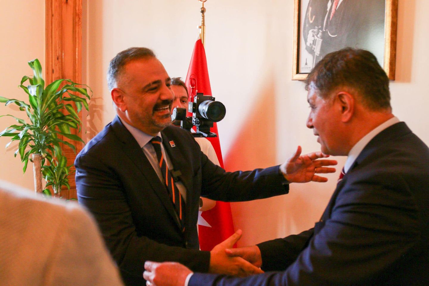 İzmir Büyükşehir Belediye Başkanı Dr. Cemil Tugay'a İl Yönetim Kurulu'ndan Ziyaret
